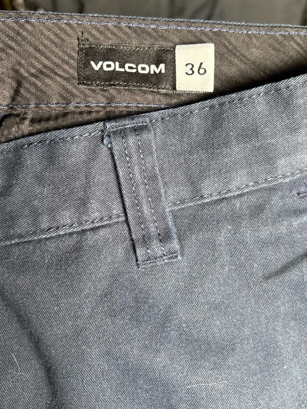 Volcom Men's Dark Navy Chino Pants sz 36